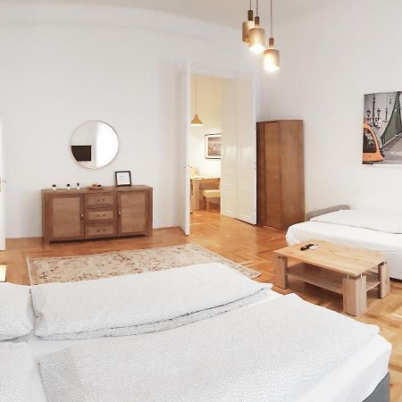 Апартаменты Luxury New Cozy Flat At Dob Street Nearby Gozsdu Court Будапешт Экстерьер фото