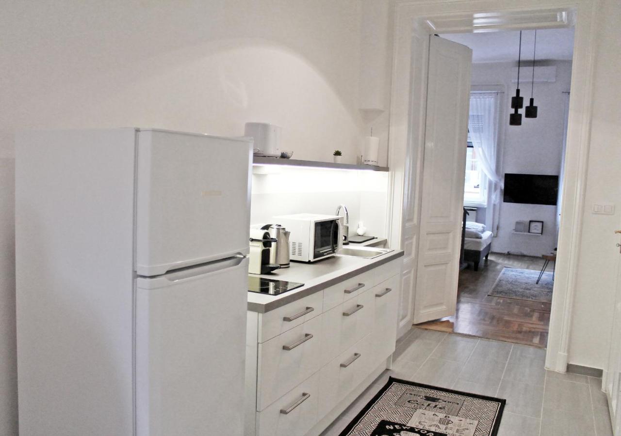 Апартаменты Luxury New Cozy Flat At Dob Street Nearby Gozsdu Court Будапешт Экстерьер фото