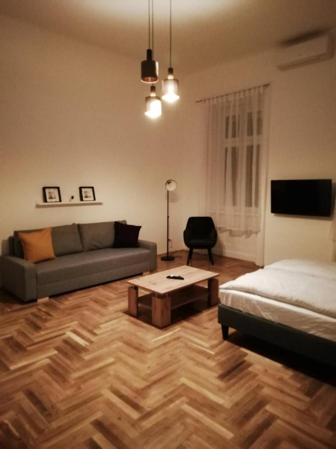 Апартаменты Luxury New Cozy Flat At Dob Street Nearby Gozsdu Court Будапешт Экстерьер фото