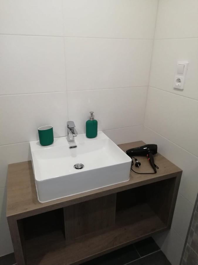 Апартаменты Luxury New Cozy Flat At Dob Street Nearby Gozsdu Court Будапешт Экстерьер фото