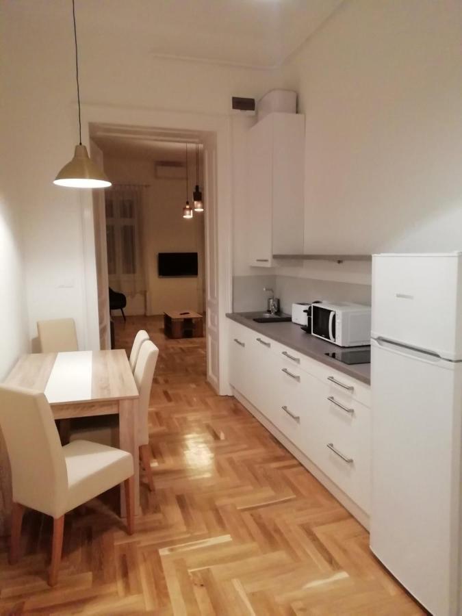 Апартаменты Luxury New Cozy Flat At Dob Street Nearby Gozsdu Court Будапешт Экстерьер фото