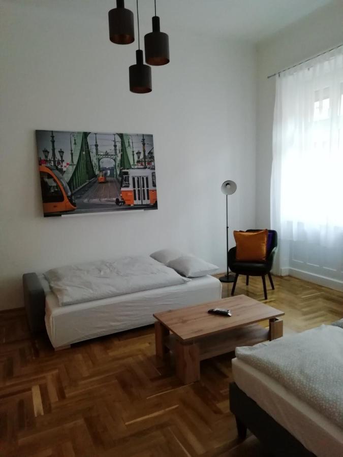 Апартаменты Luxury New Cozy Flat At Dob Street Nearby Gozsdu Court Будапешт Экстерьер фото